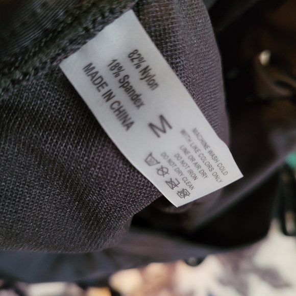 Nwot 2pc Bathing Suit sz Top Small Bottom Medium - Picture 3 of 5